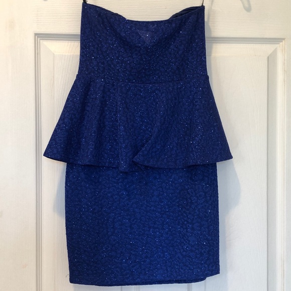 4/$25 💸STRAPLESS BLUE GLITTER PEPLUM MINI DRESS - Picture 5 of 5